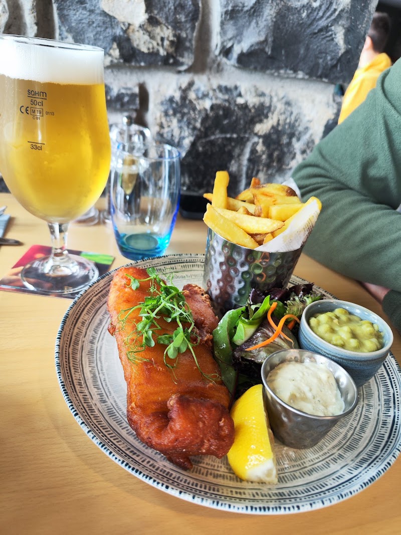 Charlie's at the Towers - Westport