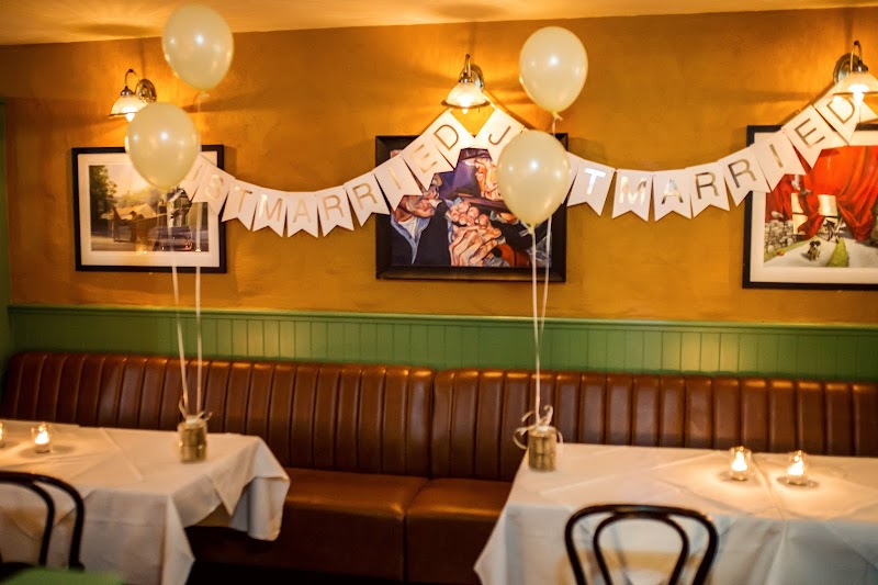 Cobbler's Bar & Courtyard - Westport