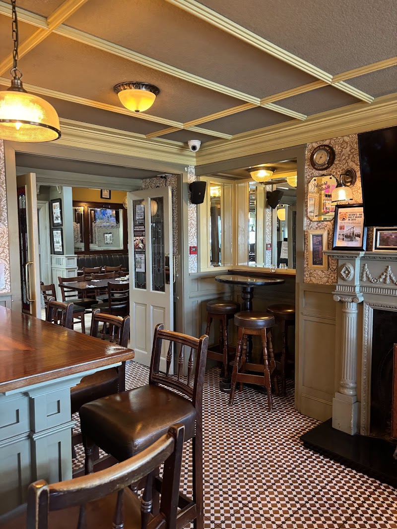 Nevin's Newfield Inn - Newport