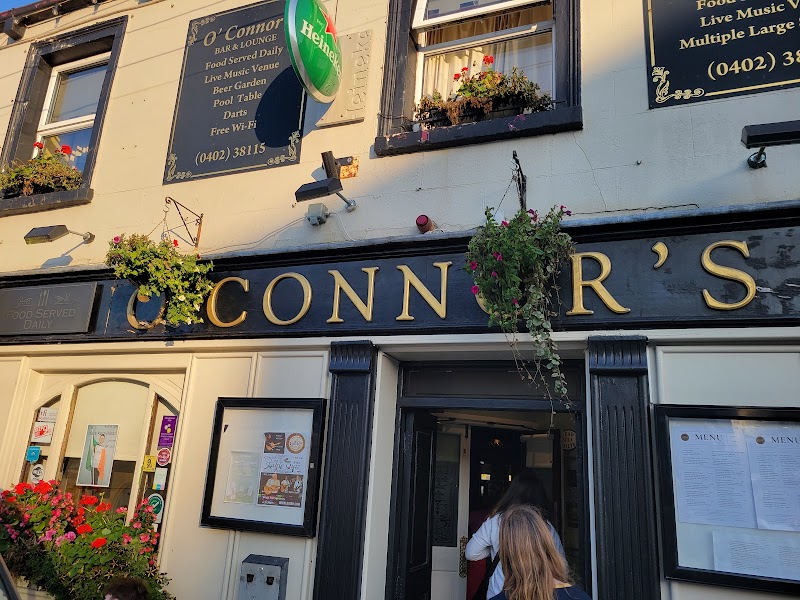 O'Connor's Bar & Lounge, Tinahely, Dwyer Square - Dwyer Square