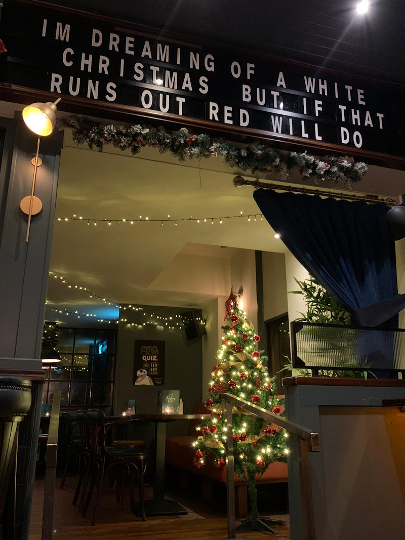 Ryan's Bar & Restaurant - 116-118 Lisburn Rd