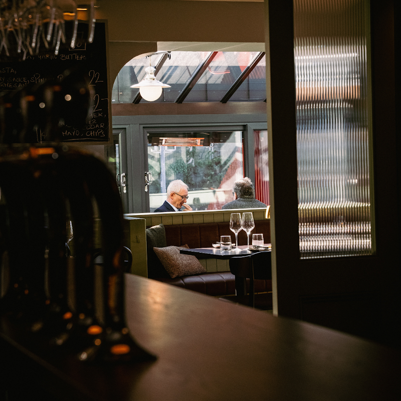 The Cow Pub & Kitchen - 2 Shelbourne Rd
