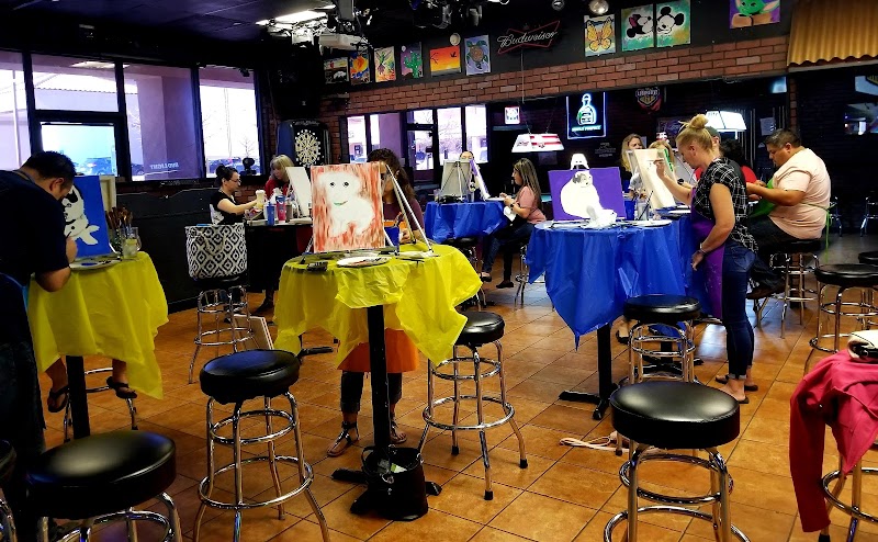 Three Pints Pub - El Paso