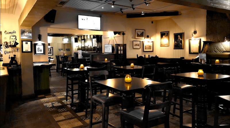 Earl of Derby - 14-16 Silver St