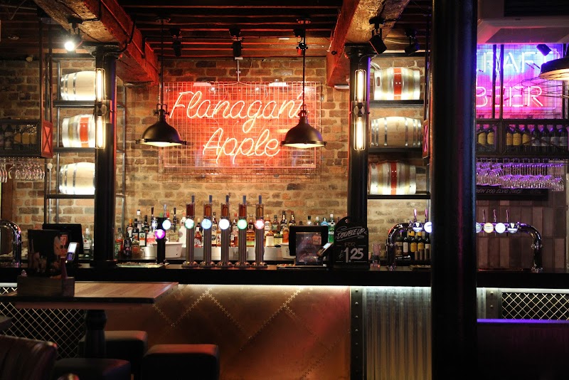 Flanagan's Apple - 18 Mathew St