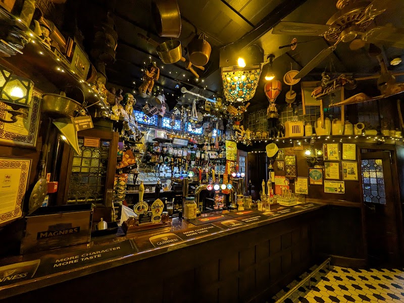 Peter Kavanagh's - 2-6 Egerton St
