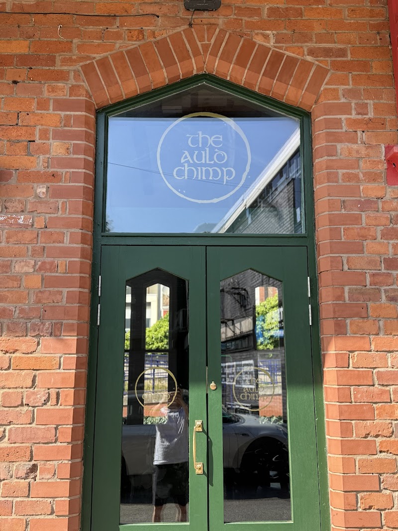 The Auld Chimp - Urmston