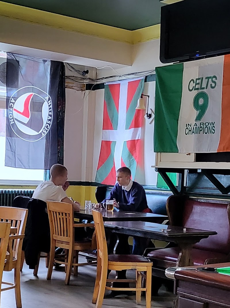 The Cock Tavern - 23 Phoenix Rd