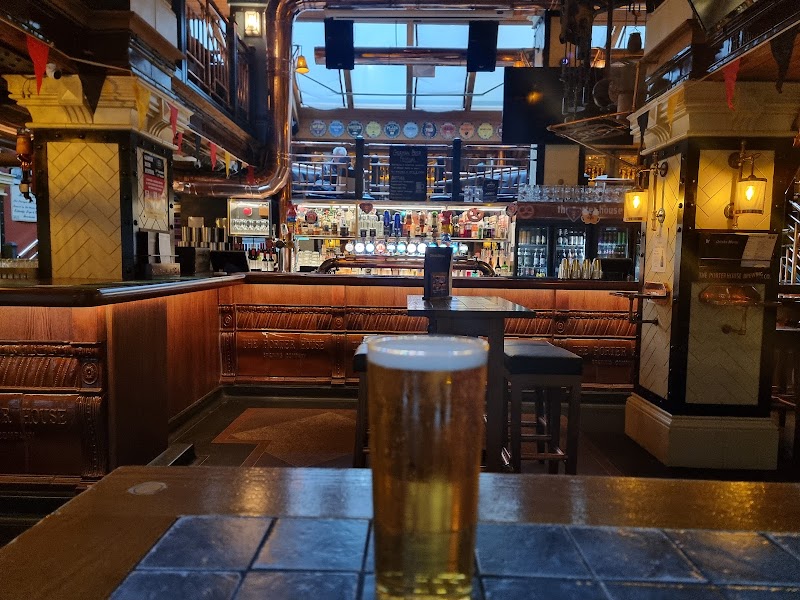 The Porterhouse - 21-22 Maiden Ln